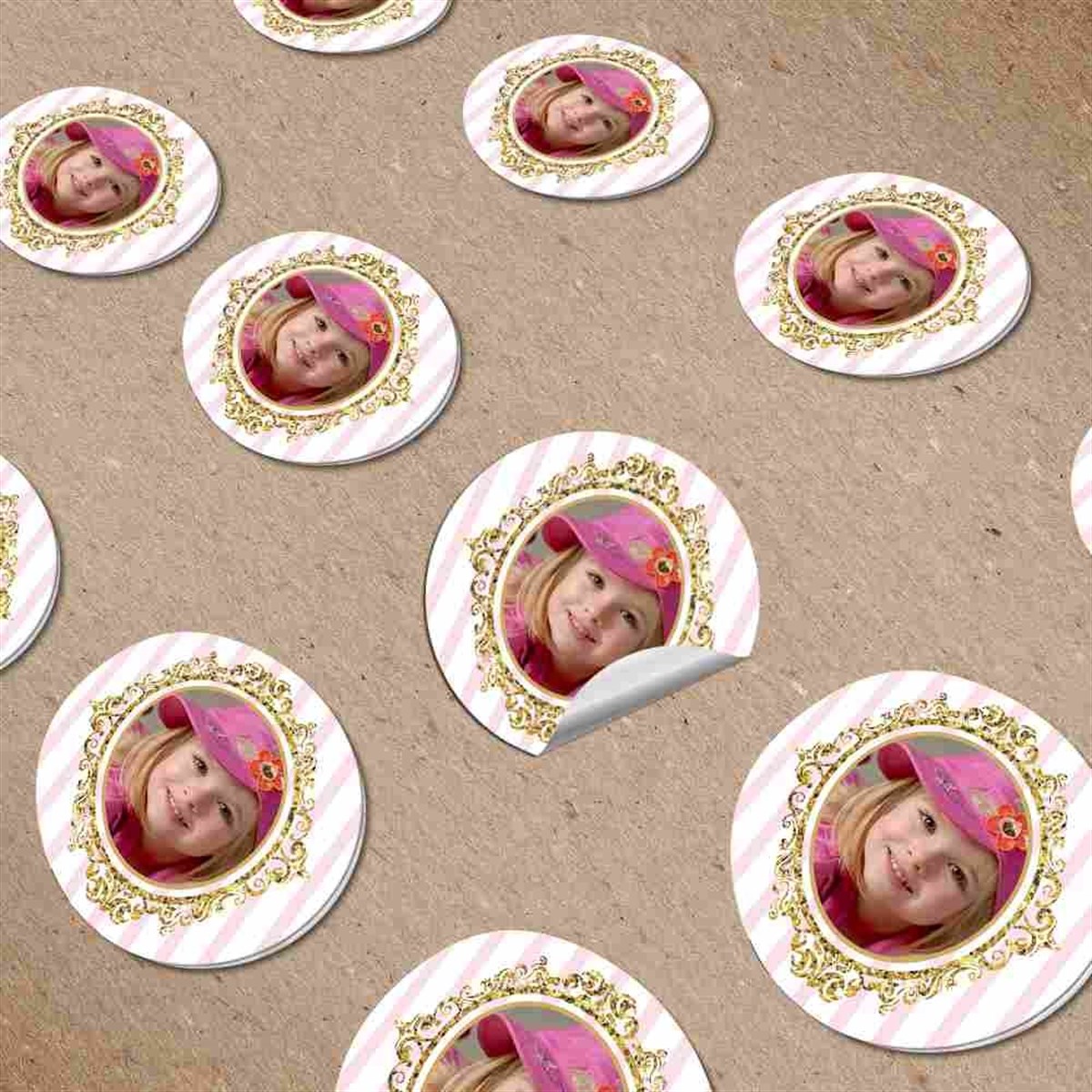 Taçlı Konsept Kişiye Özel Sticker 30 Adet  