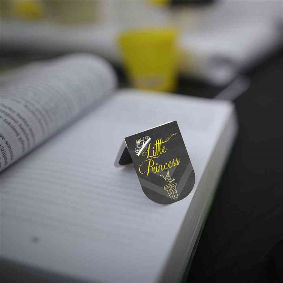 Zigzag Konsepti Kitap Ayracı Magneti 
