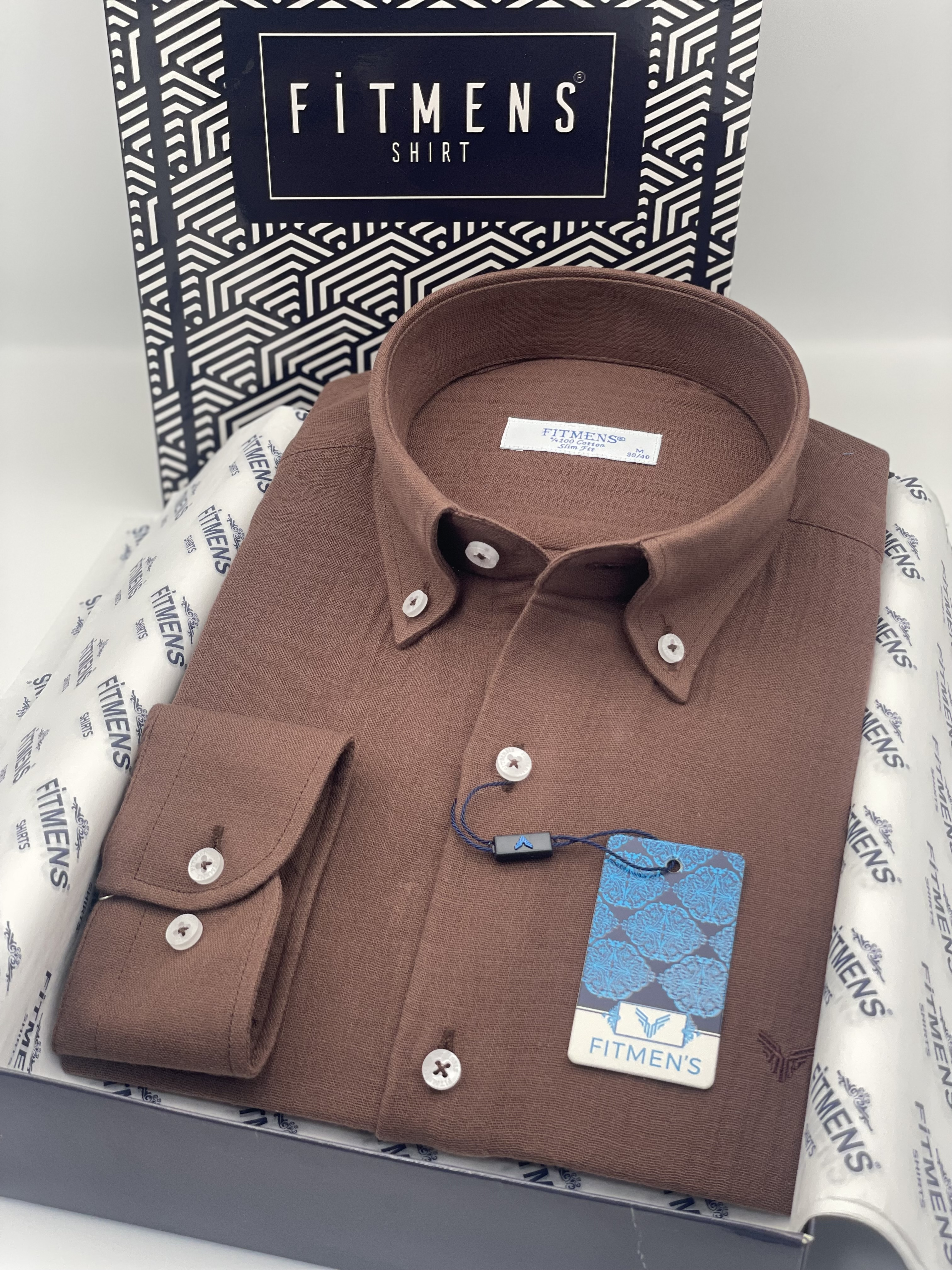 Slim Fit Uzun Kol Müslin Pamuk Rahat Nefes Alabilen Kumaştan Yaka Düğmeli Hediye Kutulu Erkek Gömlek FS-004202 - Kahverengi