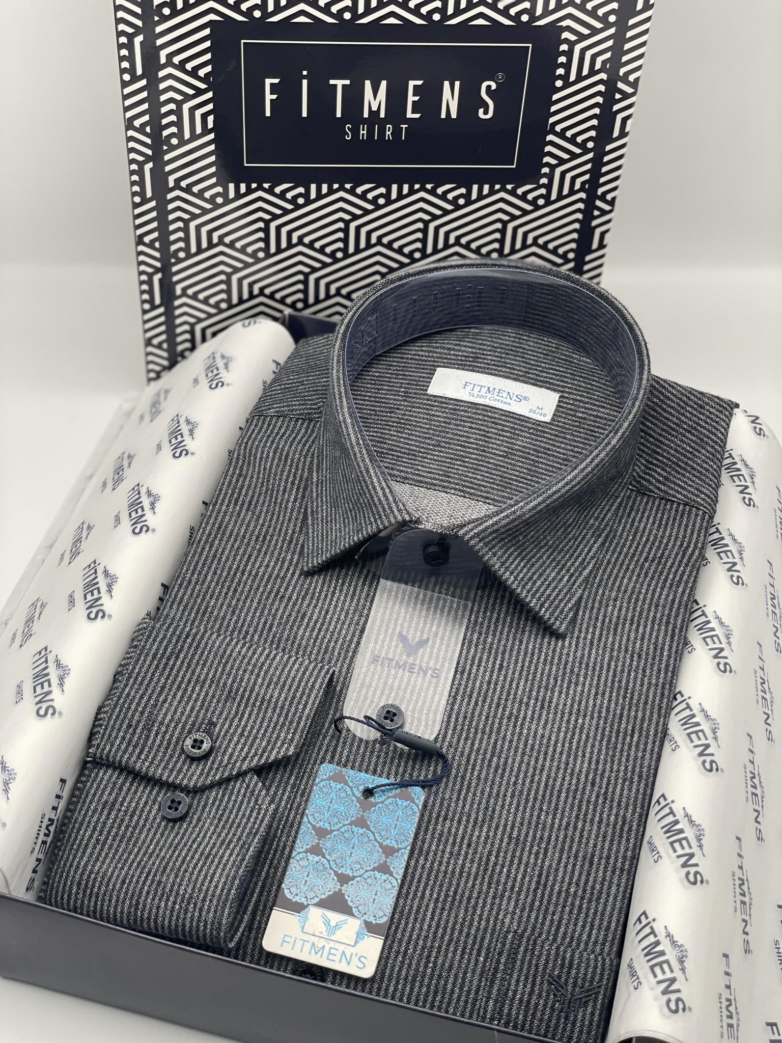 Klasik Uzun Kol %100 Cotton İnce Çizgili Yaka Alttan Düğmeli Kışlık Erkek Hediye Kutulu Gömlek FS-003367 - Koyu Lacivert