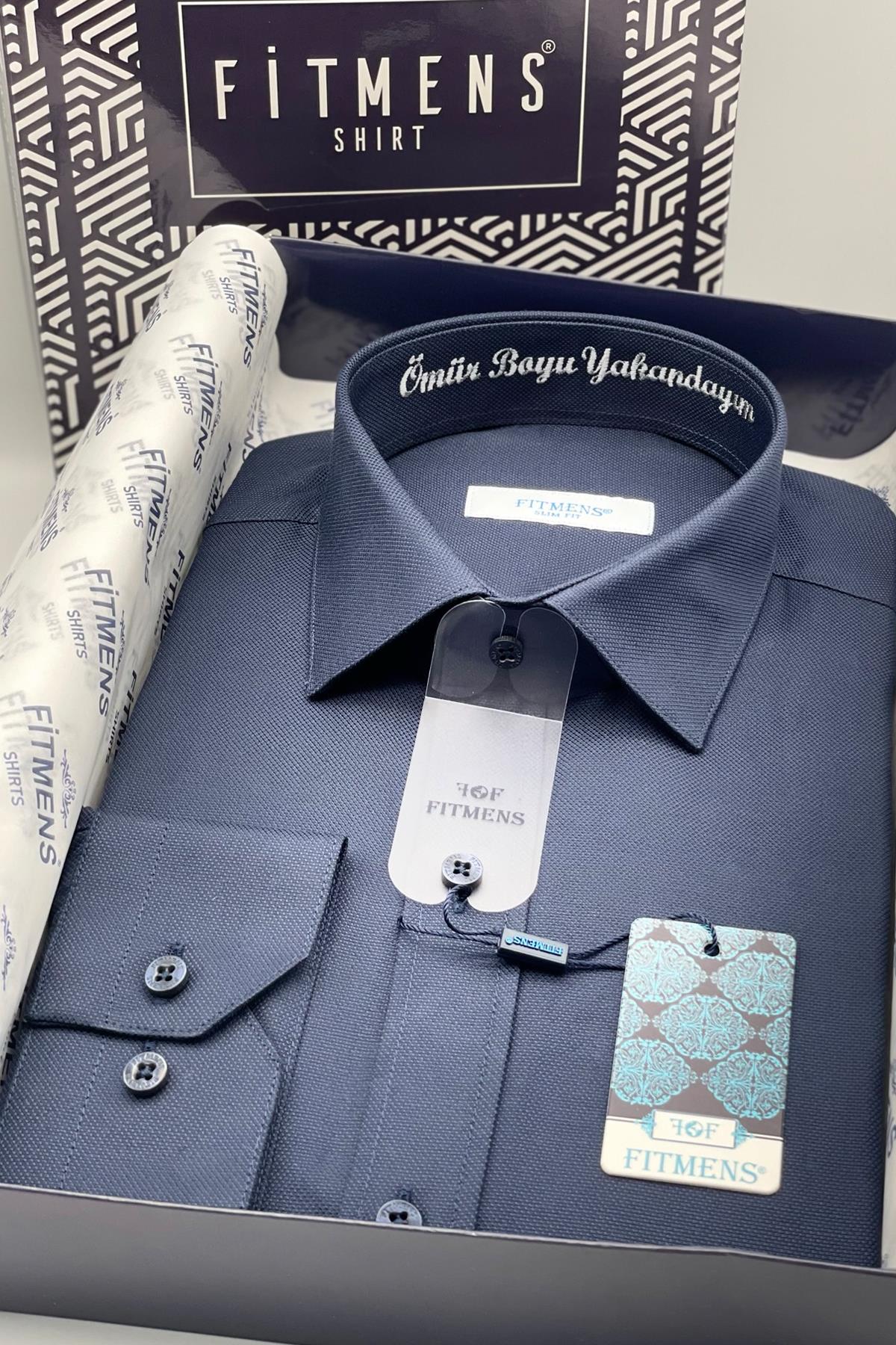 Slim Fit Uzun Kol Ömür Boyu Yakandayım Nakışlı Hediye Kutulu Erkek Gömlek FS-001376 - Lacivert
