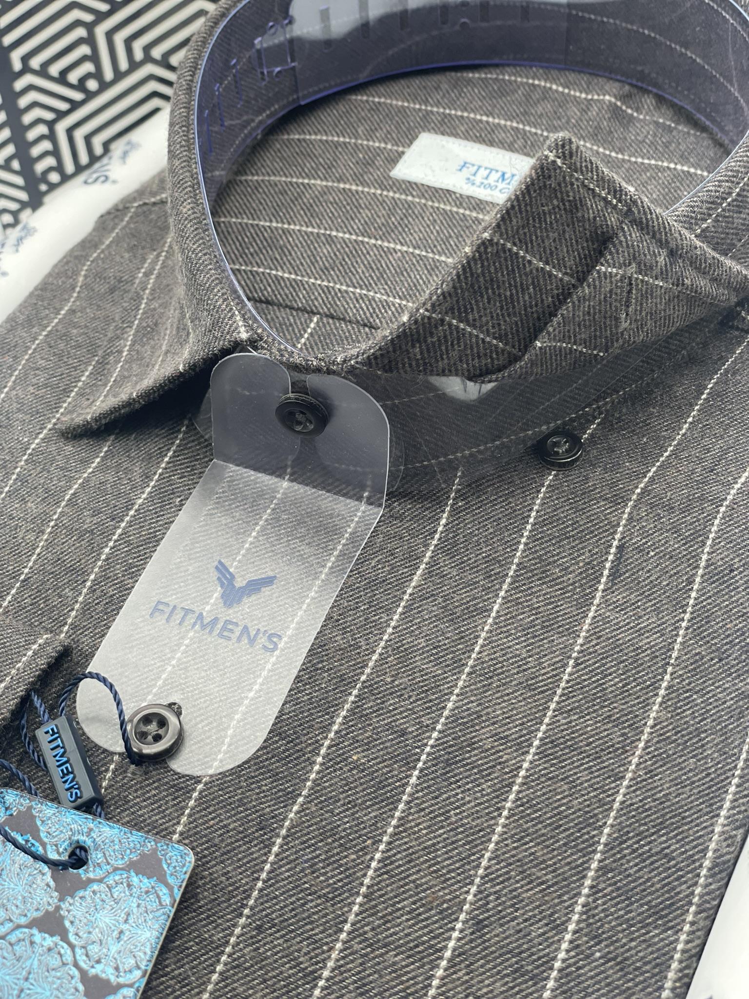 Klasik Uzun Kol Kışlık %100 Cotton Kareli Yaka Alttan Düğmeli Hediye Kutulu Erkek Gömlek FS-003363 - Kahverengi