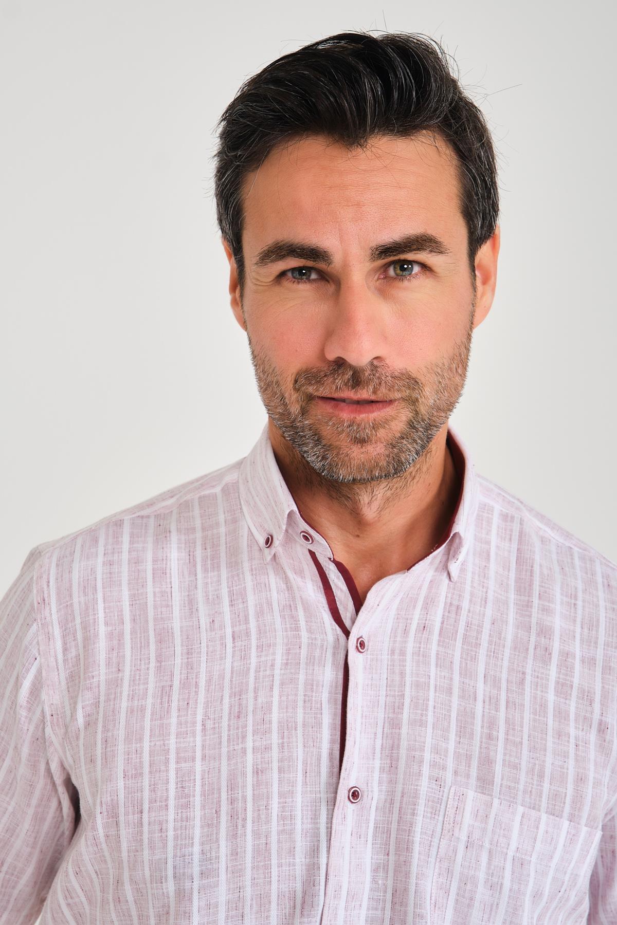 Klasik Kısa Kol Armür Çizgili Flam Keten Düğmeli Yaka Hediye Kutulu Erkek Gömlek FS-000678 - Beyaz Bordo