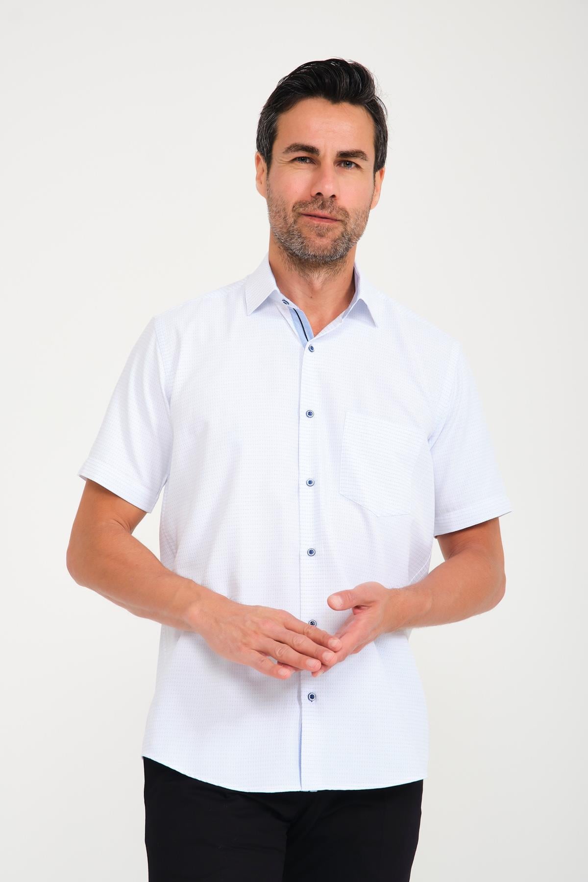 Klasik Kısa Kol Noktalı Hediye Kutulu Erkek Gömlek FS-001218 - Beyaz Açık Mavi