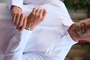 Slim Fit Uzun Kol Pamuklu Hediye Kutulu Kolay Ütülenebilir Erkek Gömlek FS-002225 - Beyaz