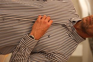 Slim Fit Uzun Kol Likralı Çizgili Yaka Düğmeli Hediye Kutulu Erkek Gömlek FS-003669 - Lacivert