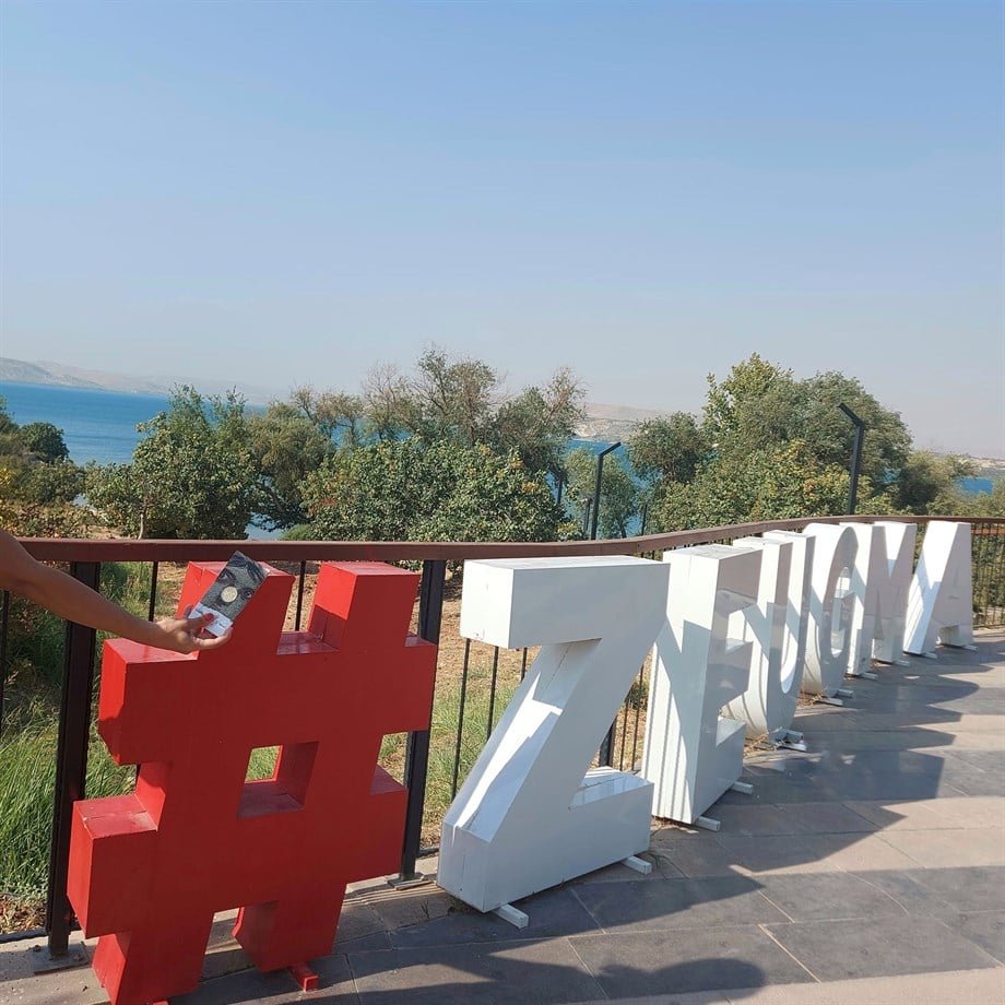 ANTİK ZEUGMA  ÇİNGENE KIZI TASARIMLI YÖRESEL HEDİYELİK ALTIN