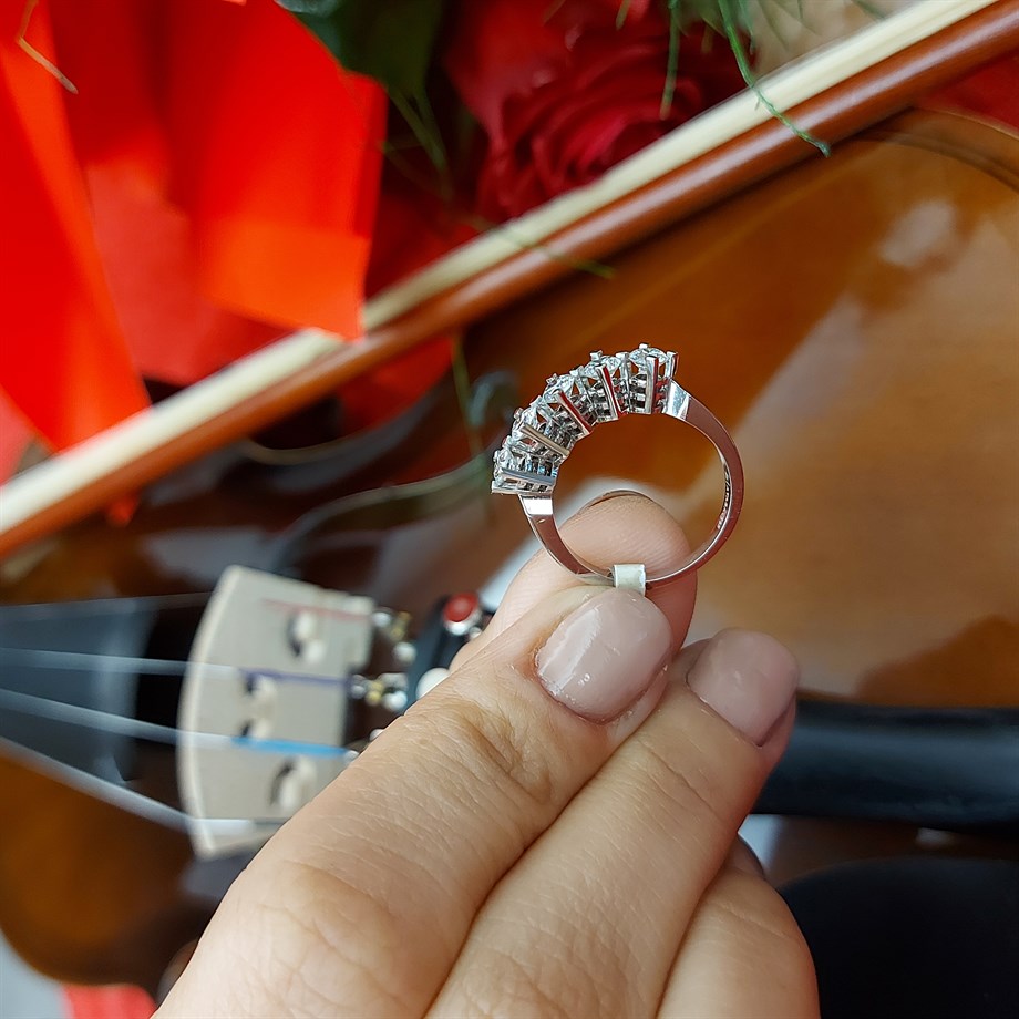 0,99 CT. KAFES MODEL BEŞTAŞ PIRLANTA YÜZÜK