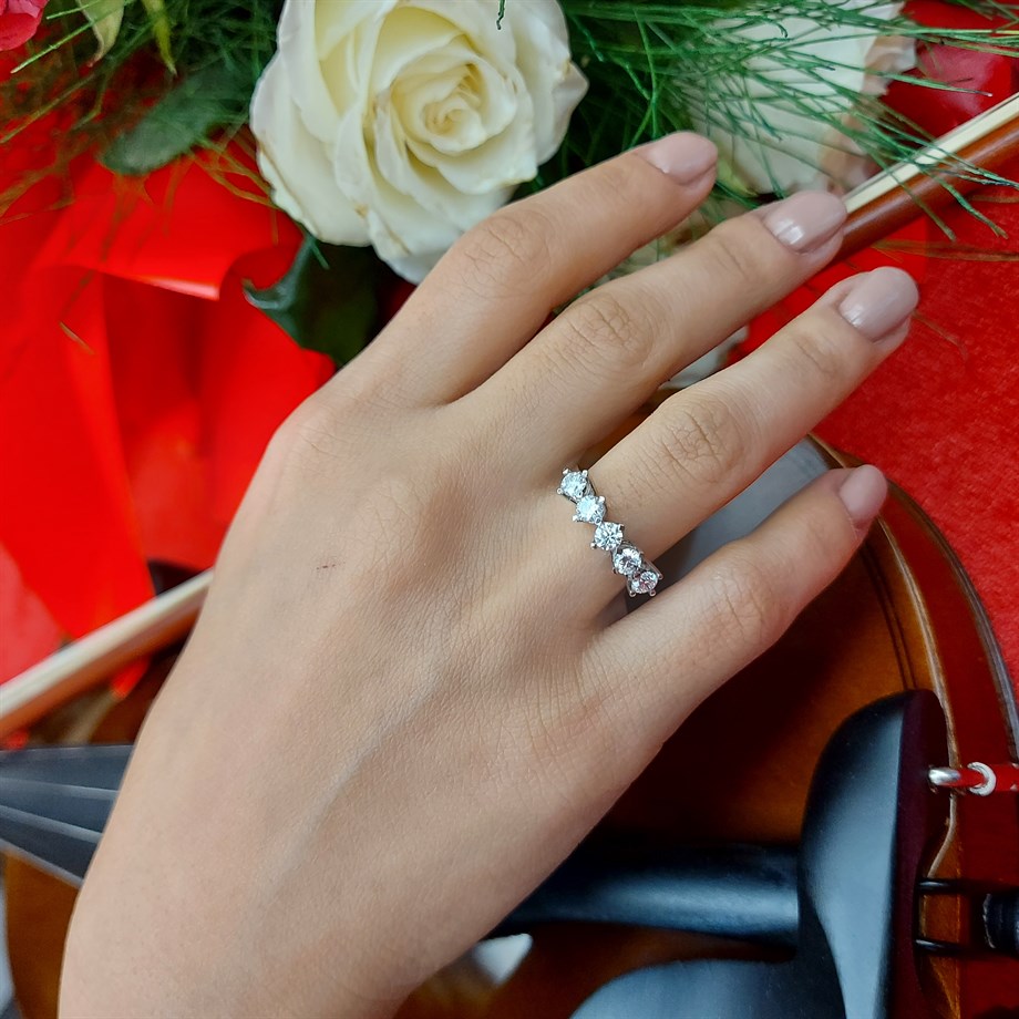 0,99 CT. KAFES MODEL BEŞTAŞ PIRLANTA YÜZÜK