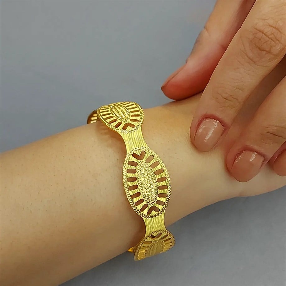OVAL TASARIM OYMALI ALTIN BİLEZİK