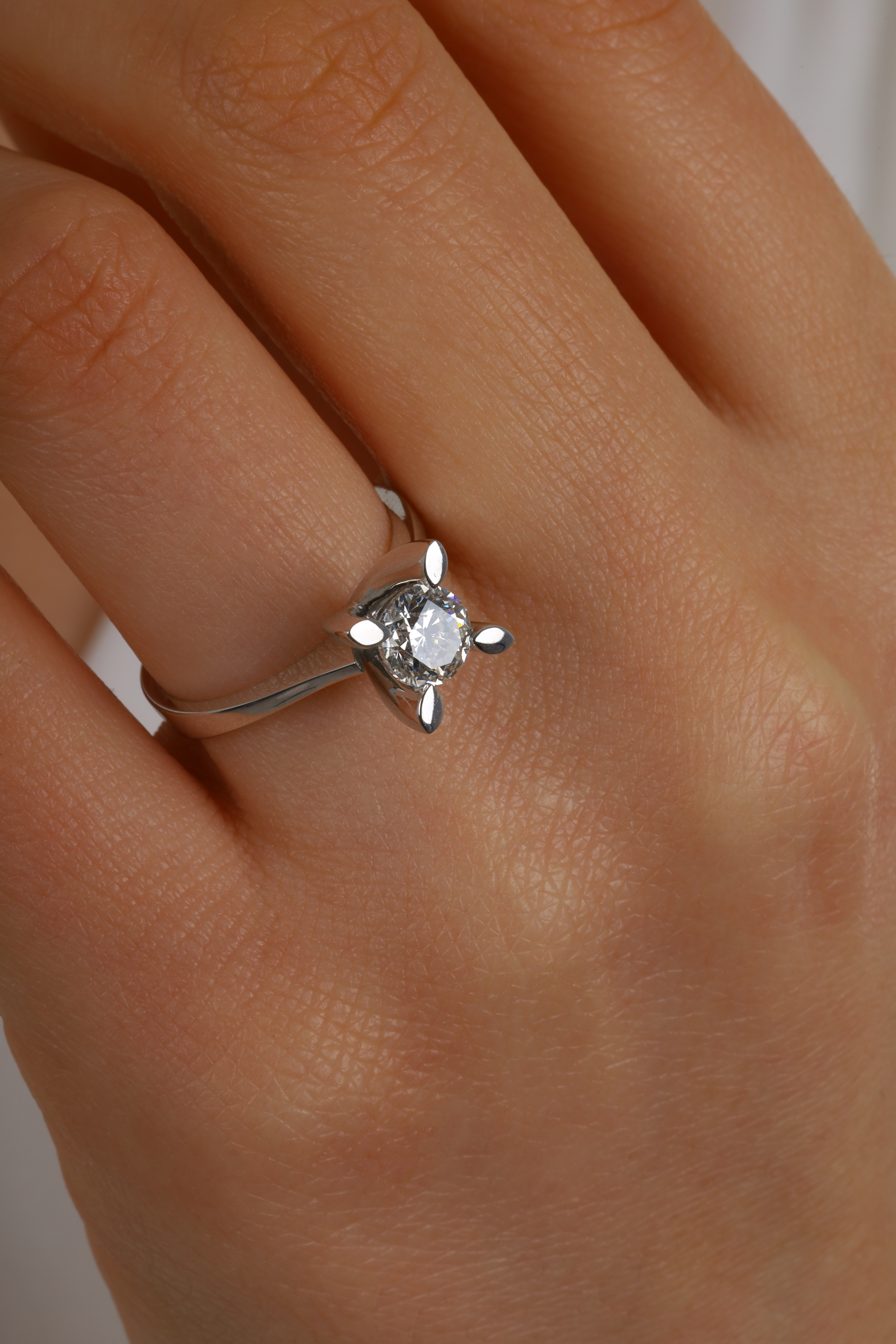 1.00 CT.TEKTAŞ PIRLANTA YÜZÜK