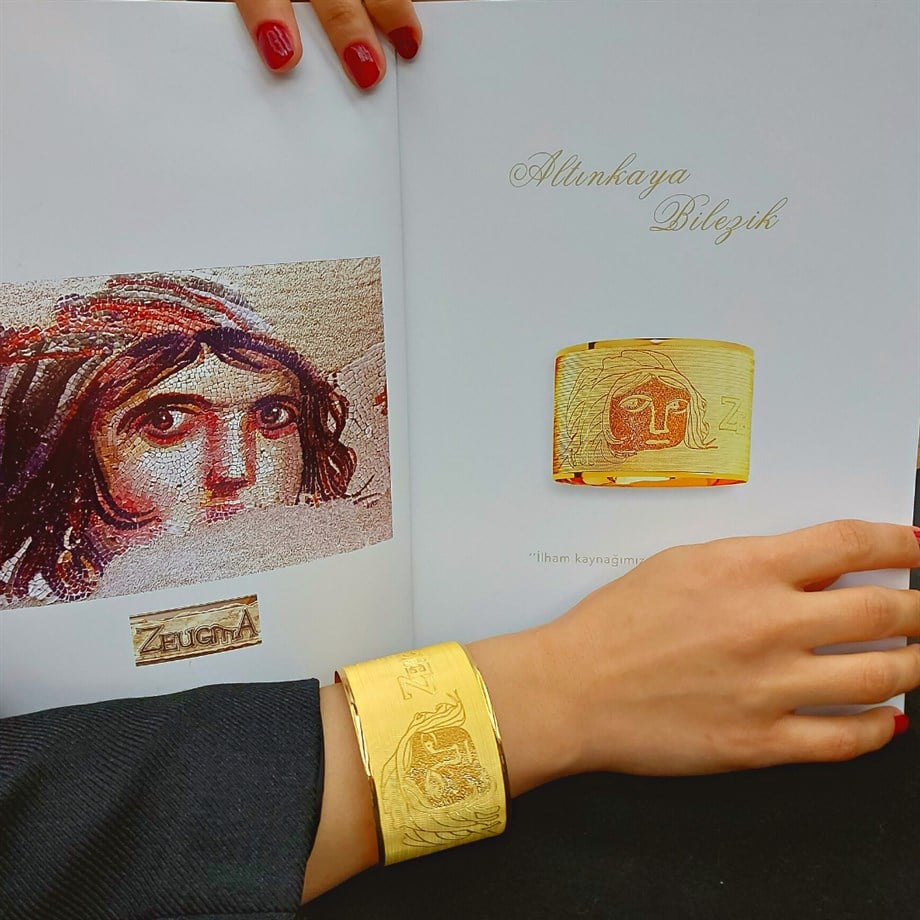 ZEUGMA MOZAİĞİ TASARIM ALTIN BİLEZİK