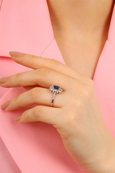 0.42 CT. PIRLANTA YÜZÜK DİFÜZYON SAFİR TAŞLI