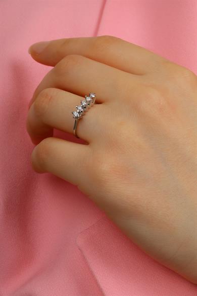 0,25 CT. BEŞTAŞ PIRLANTA YÜZÜK