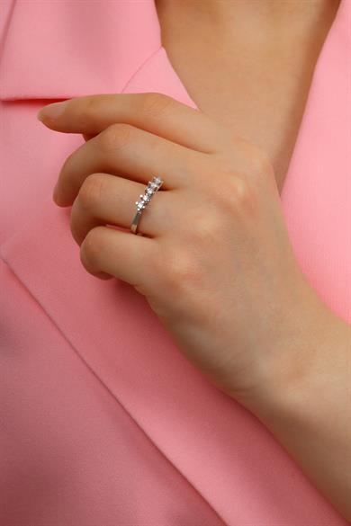 0,27 CT. BEŞTAŞ PIRLANTA YÜZÜK