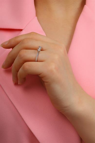 0,27 CT. BEŞTAŞ PIRLANTA YÜZÜK