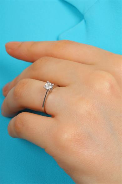 0,35 CT. TEKTAŞ PIRLANTA YÜZÜK
