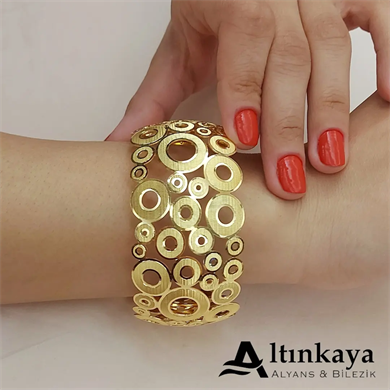 BENEKLİ OYMA TASARIM SULTAN SERİSİ ALTIN BİLEZİK