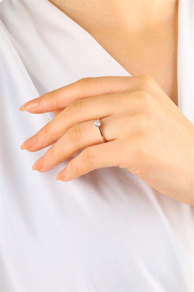 0.30 CT. TEKTAŞ PIRLANTA YÜZÜK
