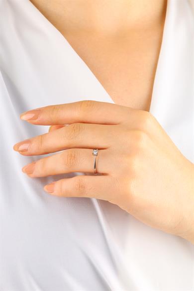 0,08 CT. TEKTAŞ PIRLANTA YÜZÜK