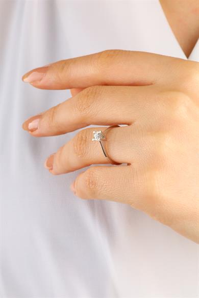 0.30 CT. TEKTAŞ PIRLANTA YÜZÜK