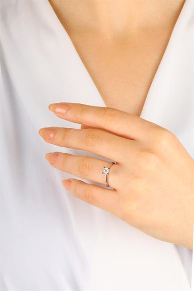 0,31 CT. TEKTAŞ PIRLANTA YÜZÜK