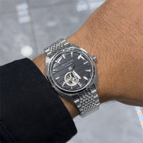 Quantum QMG1244.350 Otomatik Kol Saati