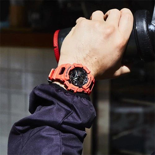 Casio G-SHOCK GBA-900-4ADR Kol Saati