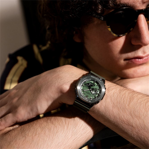 Casio G-SHOCK GM-2100B-3ADR Kol Saati