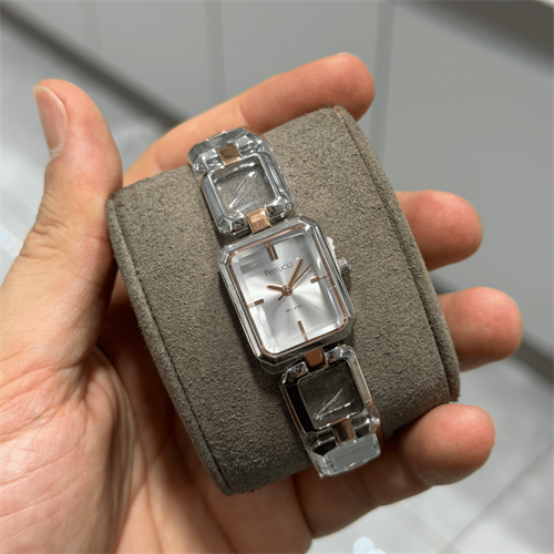 Ferrucci FER.03603M.06 Çelik Kordon Kadın Kol Saati