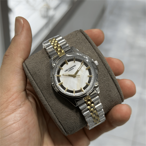 Lee Cooper LC08285.220 Kadın Kol Saati