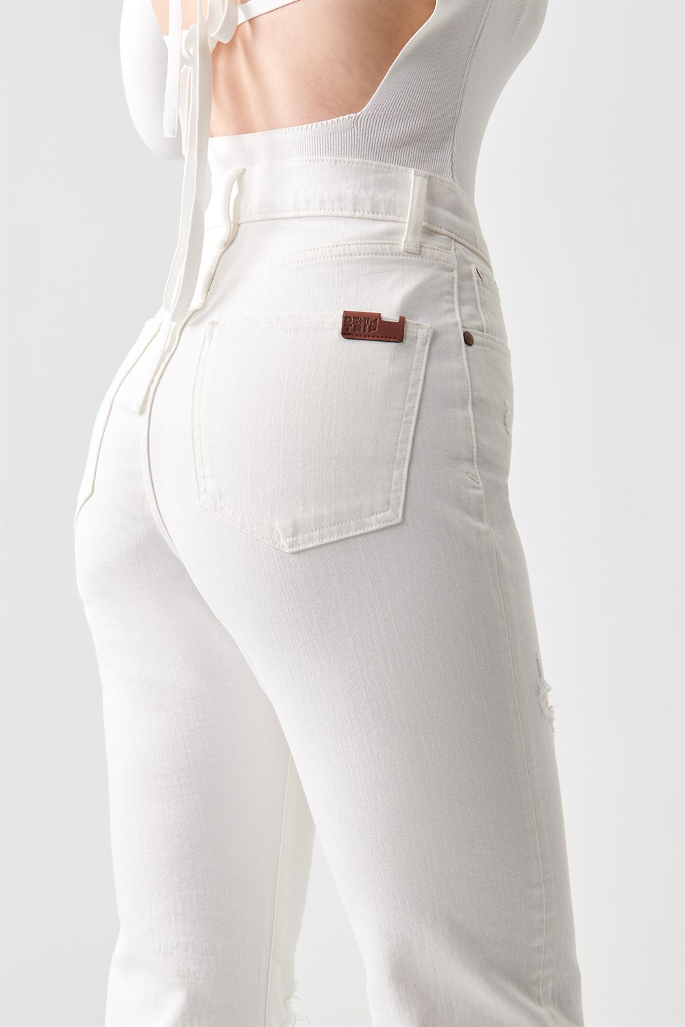 SARAH Slim Straight Fit Yüksek Bel Düz Paça Beyaz Kadın Jean Pantolon |  Denim Trip