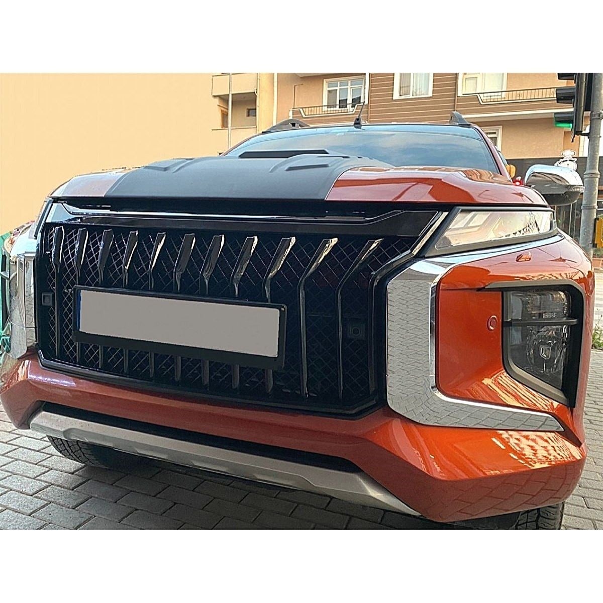 Mitsubishi L200 Ön Panjur Parlak Siyah 2019 - 2021