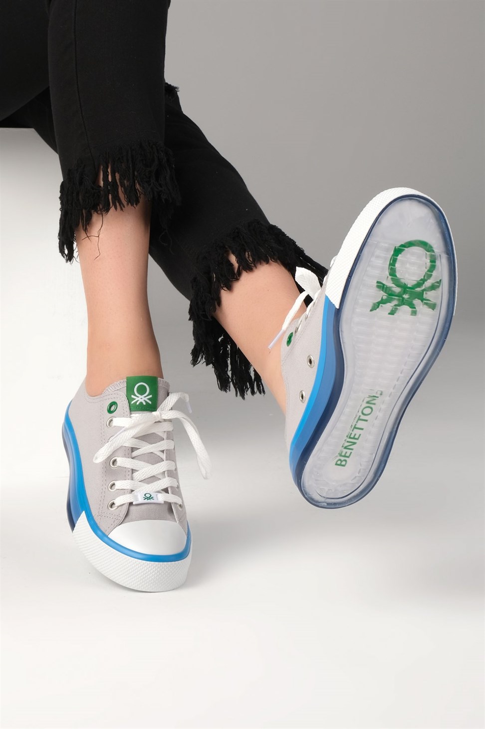 Kadın Benetton Renkli Tabanlı Bez Spor Ayakkabı Gri