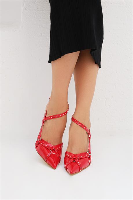 Beyond Kadın Kırmızı Linky Halka Tokalı Bilekten Bantlı Sivri Burun Rugan Abiye Ayakkabı 9cm BYNDVERHATO01
