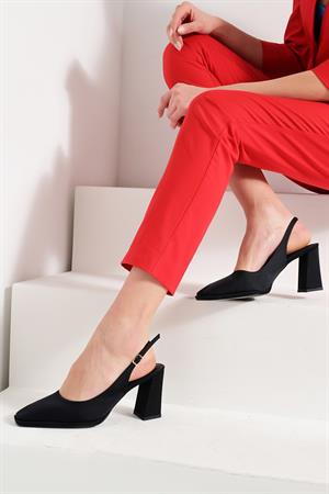 Küt Burunlu Kalın Topuklu Bilekten Bağlı Arkası Açık Kadın Topuklu Ayakkabı Siyah Saten
