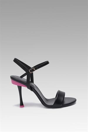 Renkli Topuk Detaylı Bilekten Bağlı Kadın Topuklu Ayakkabı Siyah Metalik