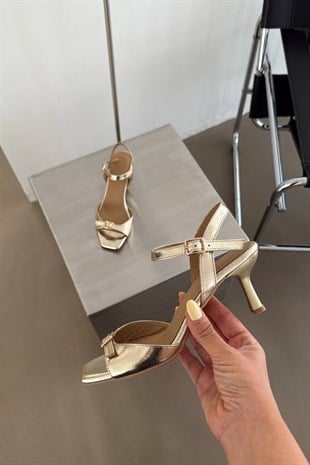 Carmen Gold Topuklu Ayakkabı