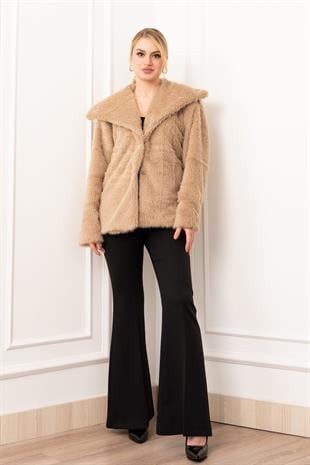 Geniş Yaka Peluş Kürk Kısa Kaban 2625