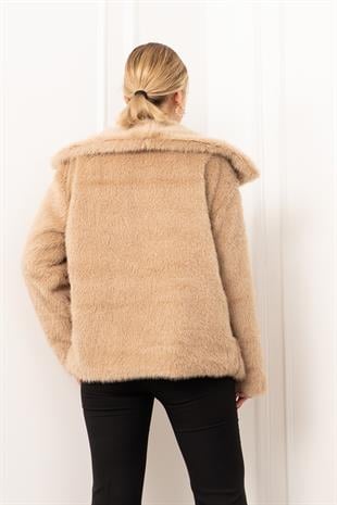 Geniş Yaka Peluş Kürk Kısa Kaban 2625