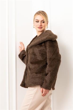 Geniş Yaka Peluş Kürk Kısa Kaban 2625