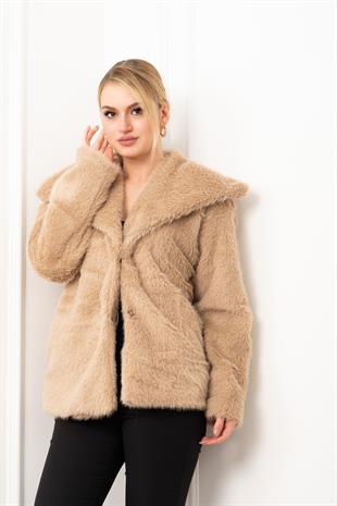 Geniş Yaka Peluş Kürk Kısa Kaban 2625
