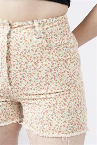 Ön Cepli Çiçek Desenli Kısa Şort 30084