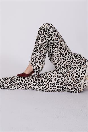 Pile Katlamalı Gabardin Kumaş Cepli Bol Paça Pantolon 30240