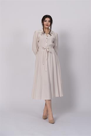 Trend model, gömlek yaka, fakir kol, beli gipeli lastik ve kuşak detaylı uzun elbise 50307