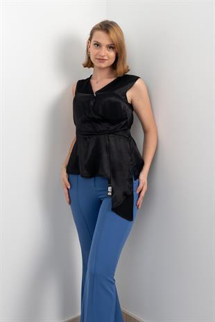 Yan Kuşak Dataylı V Yaka Kolsuz Bluz 70028