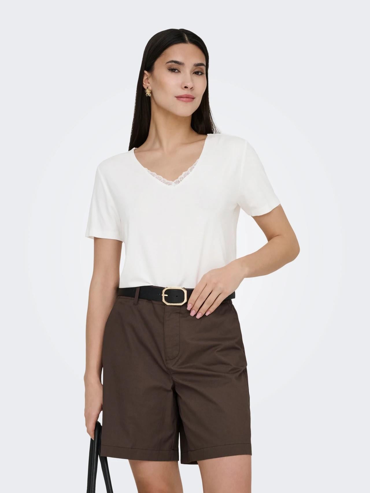 ONLY ONLRILLA S/S V-NECK LACE TOP JRS 15369760