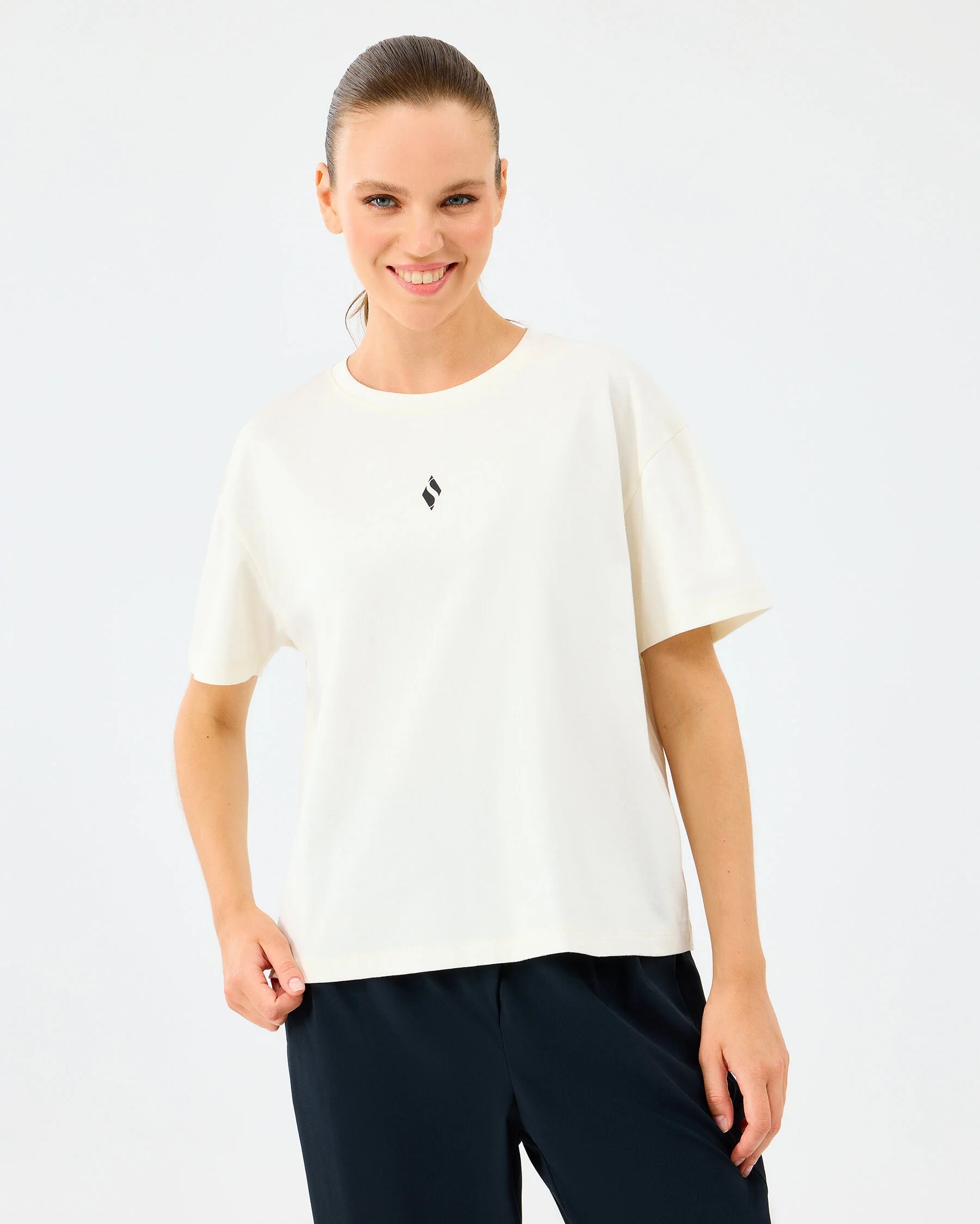 Skechers W Light Fabric T-Shirt S2520257-3855 Kadın Beyaz Hafif Kumaş Spor Tişört