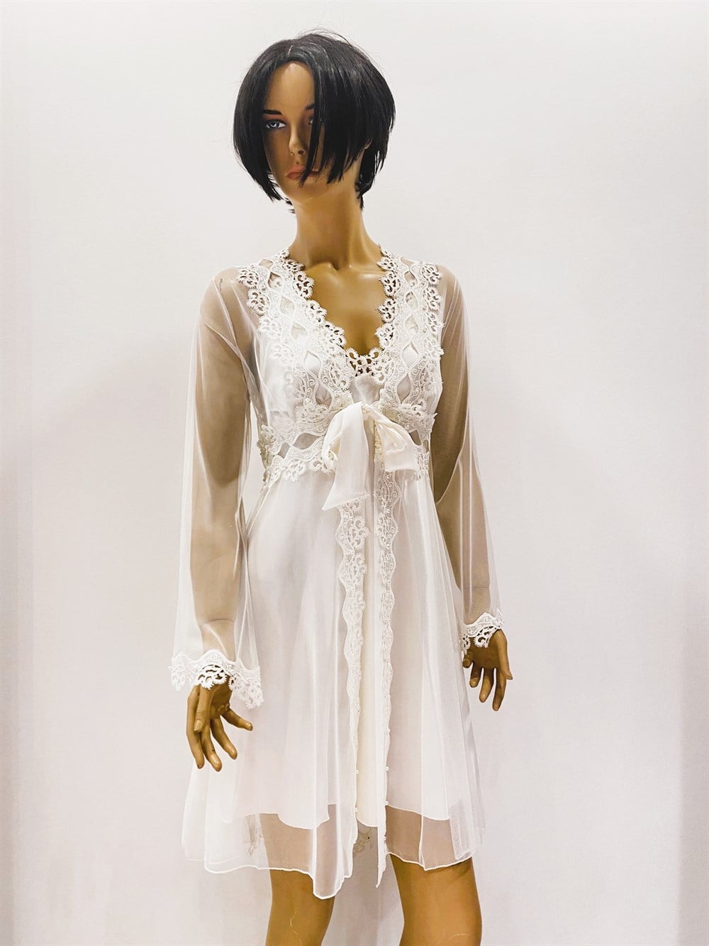 Kadın iki parça kısa gecelik