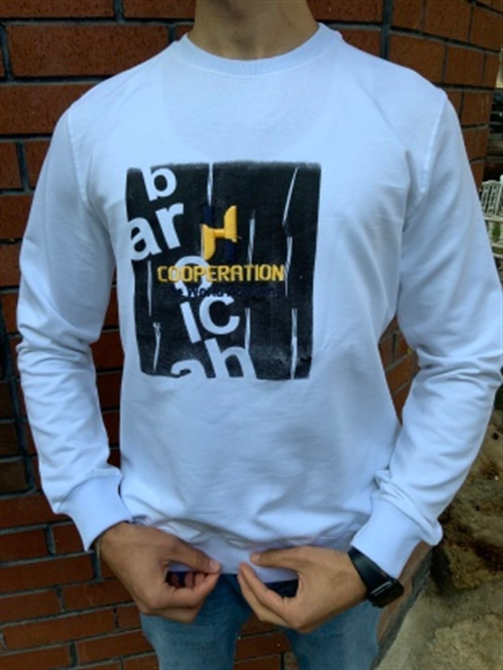 Sweatshirt